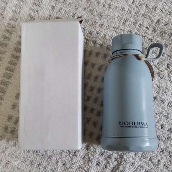 Water bottle - Picture 4 of 4